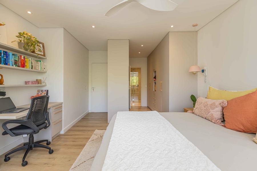 2 Bedroom Property for Sale in Sea Point Western Cape